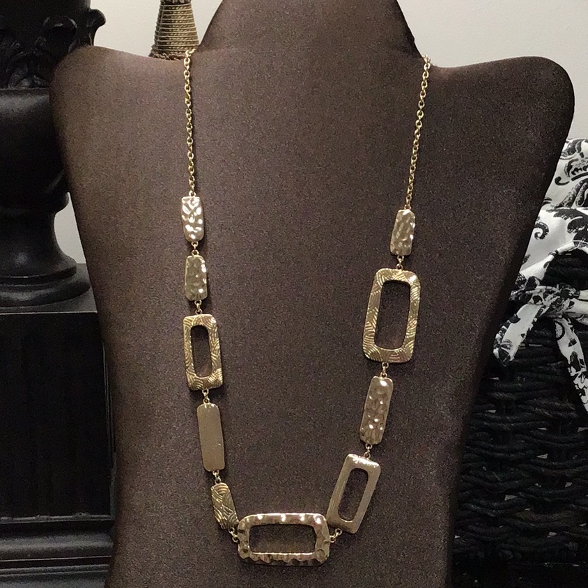 Brand New Gold Tone Chain Link Necklace